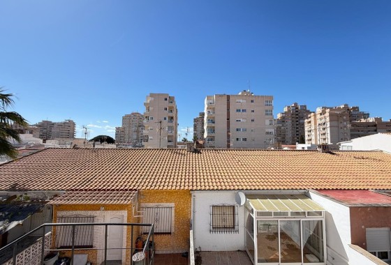 Herverkoop - Rijhuis -
Torrevieja - Nueva Torrevieja