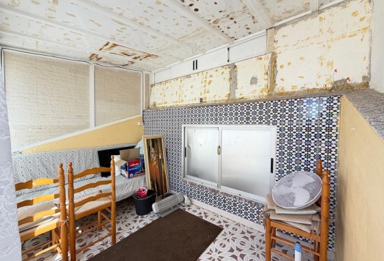 Herverkoop - Rijhuis -
Torrevieja - Nueva Torrevieja