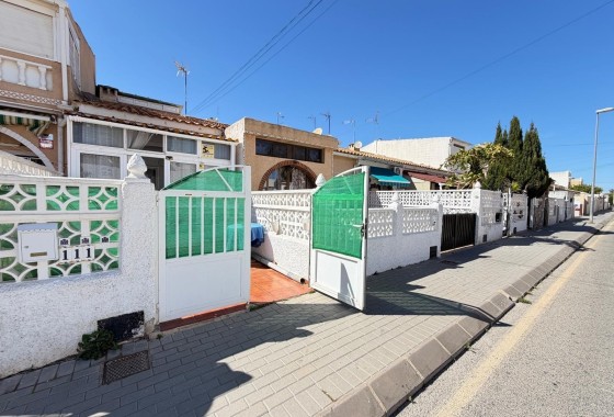 Herverkoop - Rijhuis -
Torrevieja - Nueva Torrevieja
