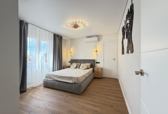 Venta - Apartamento / Piso -
Torrevieja - Punta Prima