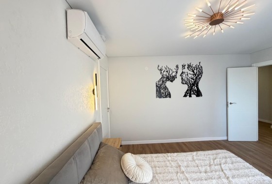 Venta - Apartamento / Piso -
Torrevieja - Punta Prima