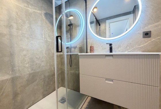 Venta - Apartamento / Piso -
Torrevieja - Punta Prima