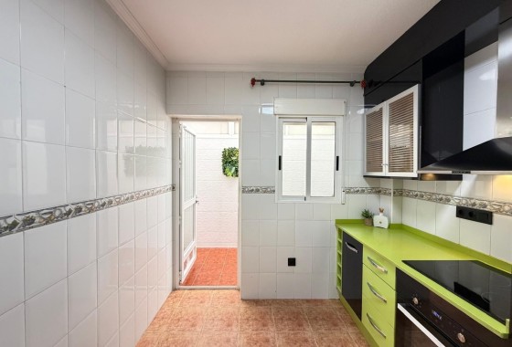Herverkoop - Rijhuis -
Orihuela Costa - Rocio del Mar