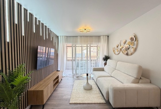 Venta - Apartamento / Piso -
Torrevieja - Estacion de autobuses