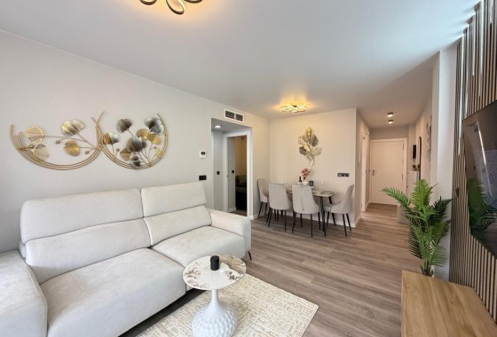 Venta - Apartamento / Piso -
Torrevieja - Estacion de autobuses
