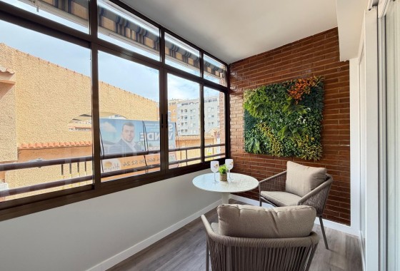 Venta - Apartamento / Piso -
Torrevieja - Estacion de autobuses