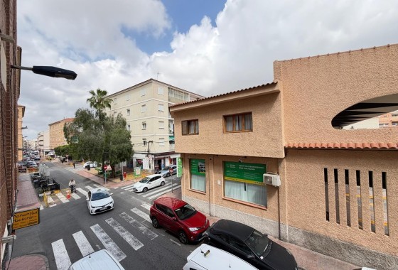 Venta - Apartamento / Piso -
Torrevieja - Estacion de autobuses