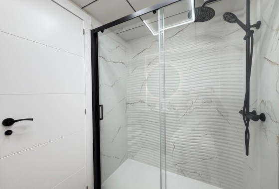 Venta - Apartamento / Piso -
Torrevieja - Estacion de autobuses