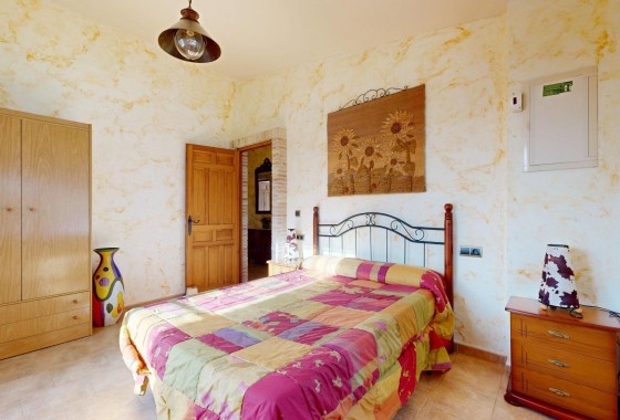 Venta - Finca / Casa de campo -
Orihuela