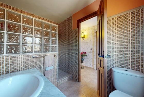 Venta - Finca / Casa de campo -
Orihuela