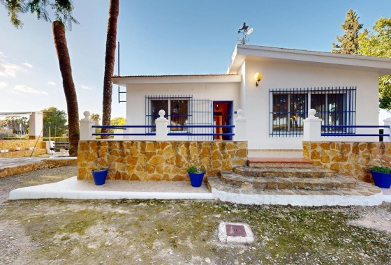 Venta - Finca / Casa de campo -
Orihuela
