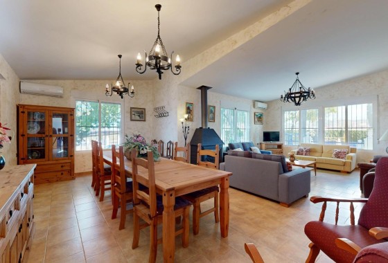 Venta - Finca / Casa de campo -
Orihuela