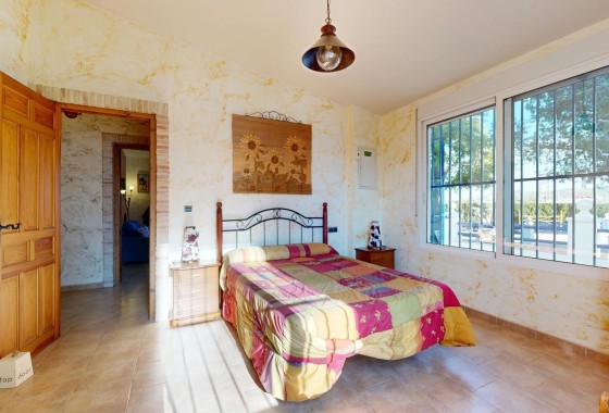 Venta - Finca / Casa de campo -
Orihuela