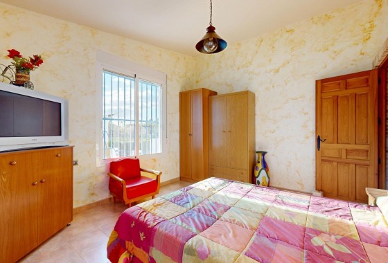 Venta - Finca / Casa de campo -
Orihuela