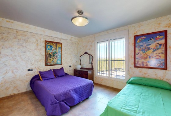 Venta - Finca / Casa de campo -
Orihuela
