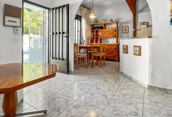 Herverkoop - Rijhuis -
Torrevieja - La Siesta - El Salado -  Torreta