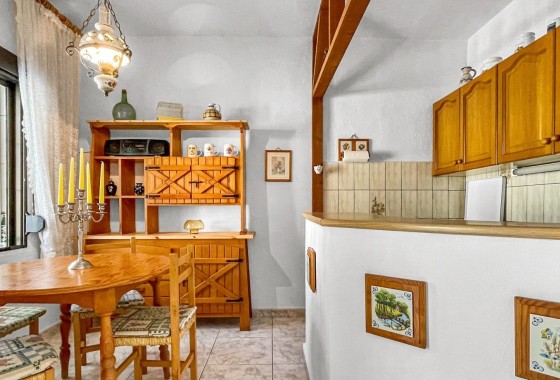 Herverkoop - Rijhuis -
Torrevieja - La Siesta - El Salado -  Torreta