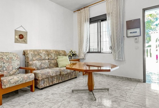 Herverkoop - Rijhuis -
Torrevieja - La Siesta - El Salado -  Torreta