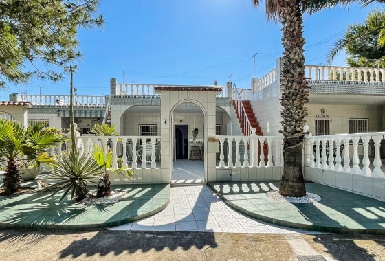 Herverkoop - Rijhuis -
Torrevieja - La Siesta - El Salado -  Torreta