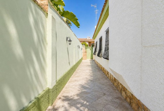 Sprzedaż - Wolnostojąca willa -
Orihuela Costa