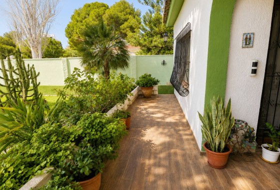 Sprzedaż - Wolnostojąca willa -
Orihuela Costa
