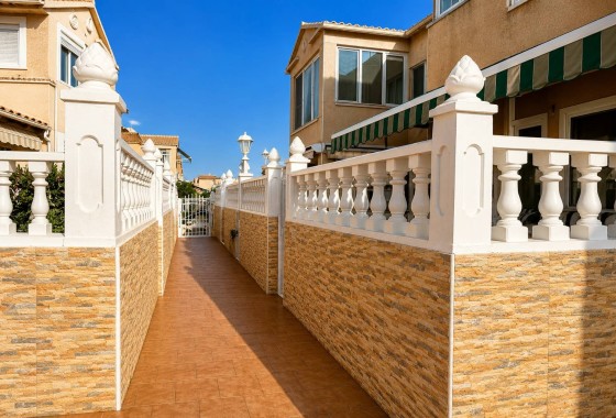 Venta - Apartamento / Piso -
Torrevieja