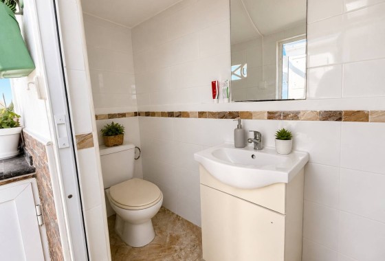 Venta - Apartamento / Piso -
Torrevieja