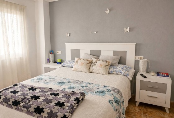 Venta - Apartamento / Piso -
Torrevieja