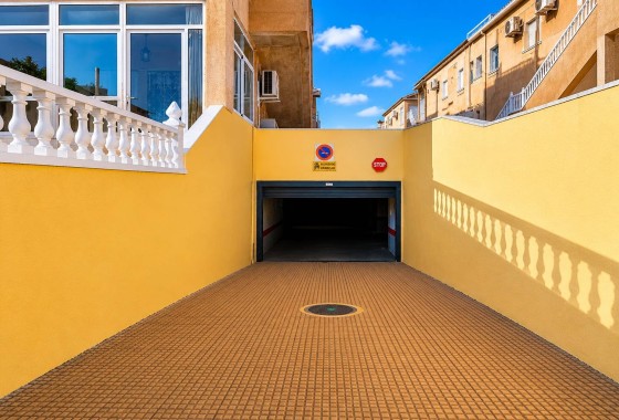 Venta - Apartamento / Piso -
Torrevieja