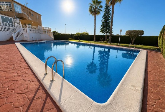 Venta - Apartamento / Piso -
Torrevieja
