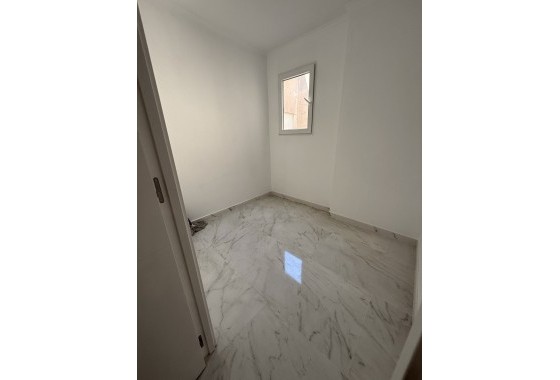 Herverkoop - Appartement / Flat -
Torrevieja - Costa Blanca