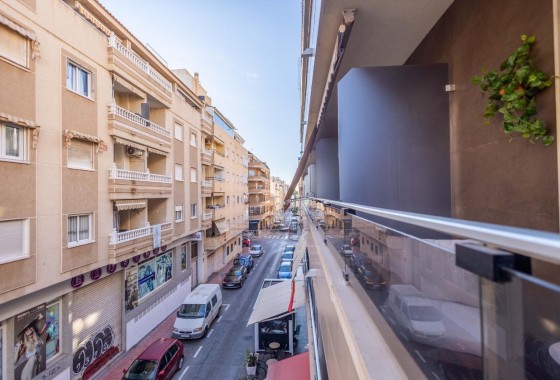 Herverkoop - Appartement / Flat -
Torrevieja - Las calas