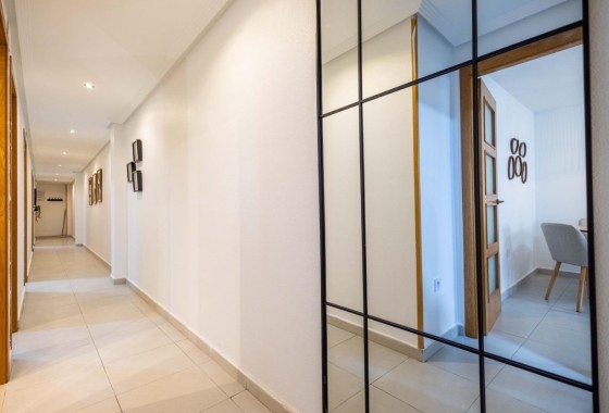 Herverkoop - Appartement / Flat -
Torrevieja - Las calas