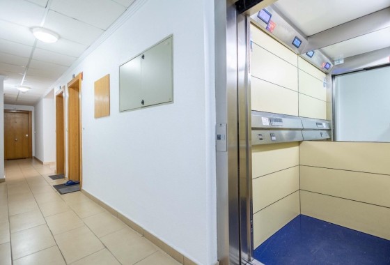 Herverkoop - Appartement / Flat -
Torrevieja - Las calas