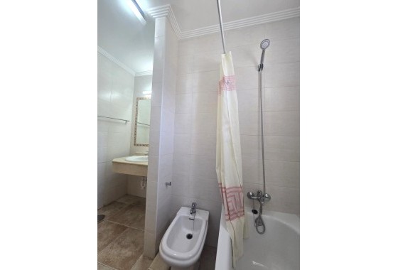 Herverkoop - Appartement / Flat -
Torrevieja - La veleta