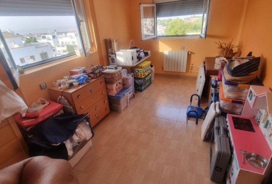 Herverkoop - Rijhuis -
Orihuela Costa - Los Almendros-la Florida