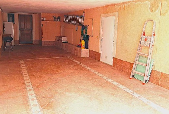 Herverkoop - Rijhuis -
Orihuela Costa - Los Almendros-la Florida