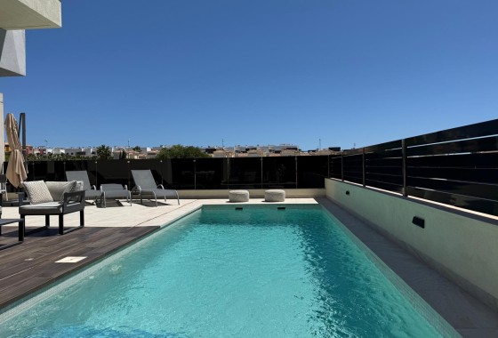 Herverkoop - Finca / Landhuis -
Orihuela Costa