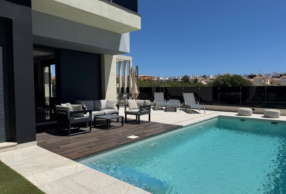 Herverkoop - Finca / Landhuis -
Orihuela Costa