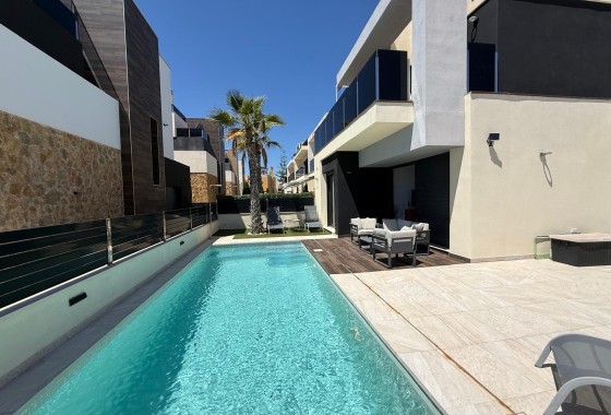 Herverkoop - Finca / Landhuis -
Orihuela Costa