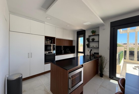 Herverkoop - Finca / Landhuis -
Orihuela Costa