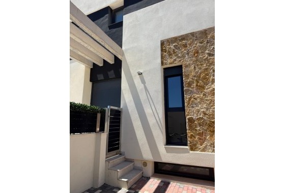 Herverkoop - Finca / Landhuis -
Orihuela Costa