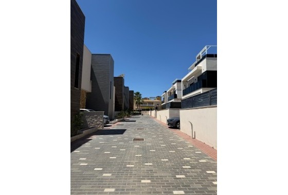 Herverkoop - Finca / Landhuis -
Orihuela Costa