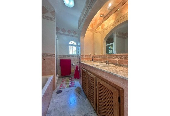 Venta - Chalet Independiente -
Orihuela Costa - Las Ramblas Golf