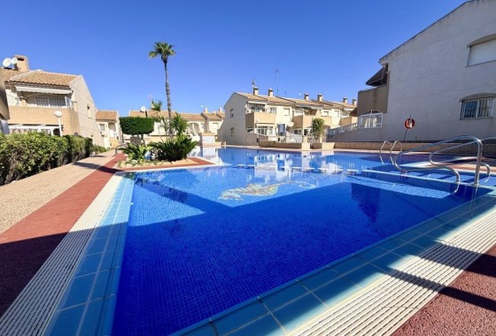 Herverkoop - Rijhuis -
Torrevieja - Costa Blanca