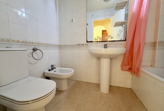 Herverkoop - Rijhuis -
Torrevieja - Costa Blanca