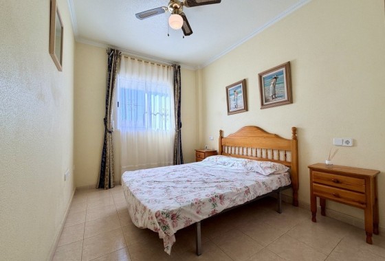 Herverkoop - Rijhuis -
Torrevieja - Costa Blanca
