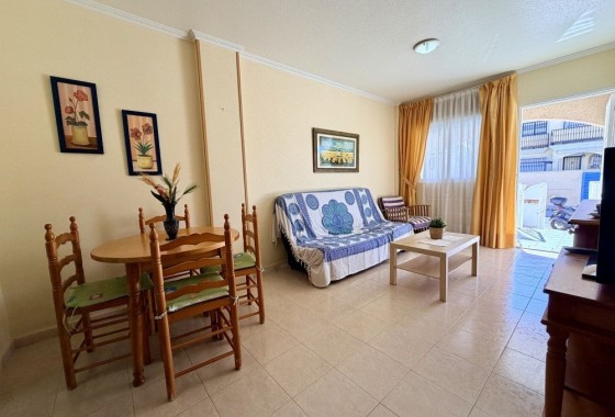 Herverkoop - Rijhuis -
Torrevieja - Costa Blanca