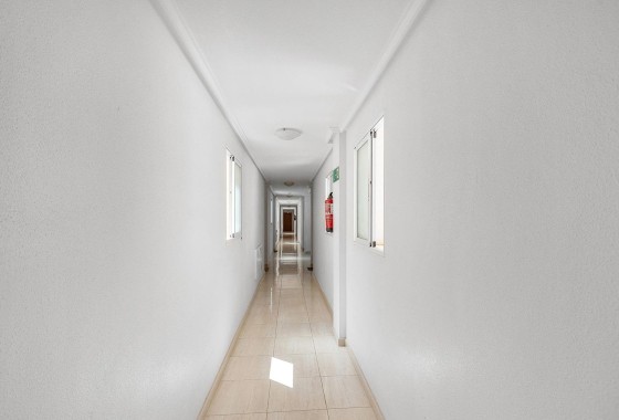 Herverkoop - Appartement / Flat -
Torrevieja - Estacion de autobuses
