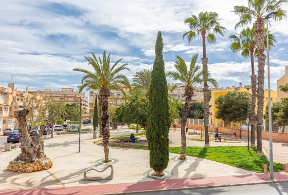 Herverkoop - Appartement / Flat -
Torrevieja - Estacion de autobuses